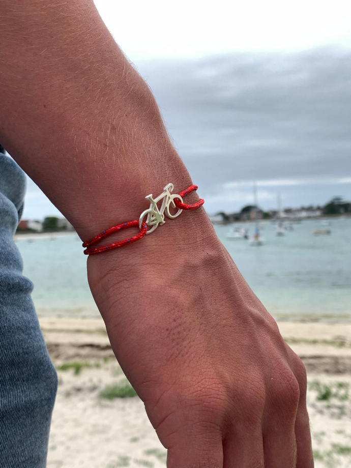 Le Maillot À Pois Rouge